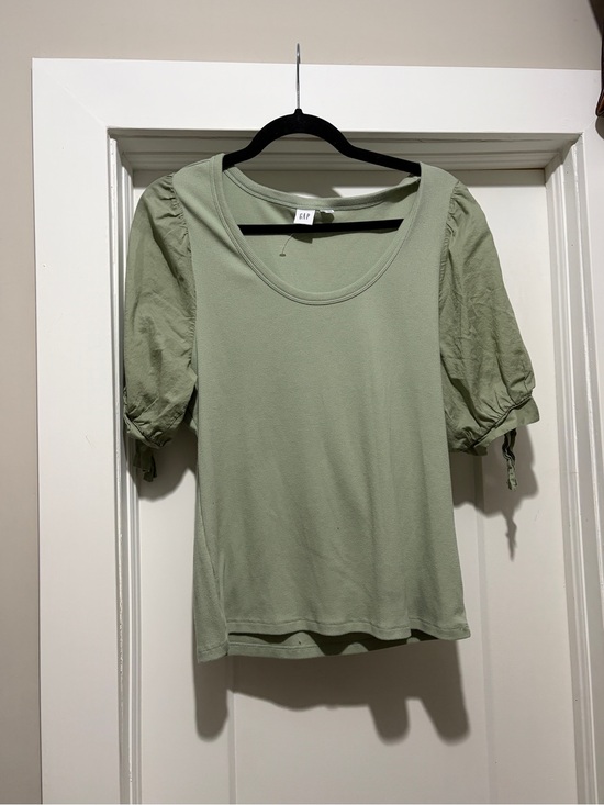 GAP Tops - Gap Green Puff Sleeved Top